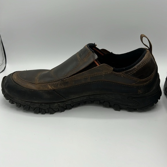 MERRELL SIZE 12 DARK EARTH BROWN SLIP ON LEATHER MOC J39577